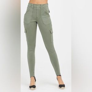 Spanx Stretch Twill Ankle Cargo Pant-soft sage-size Medium Petite
